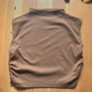 Callahan Knit revolve crop top size small